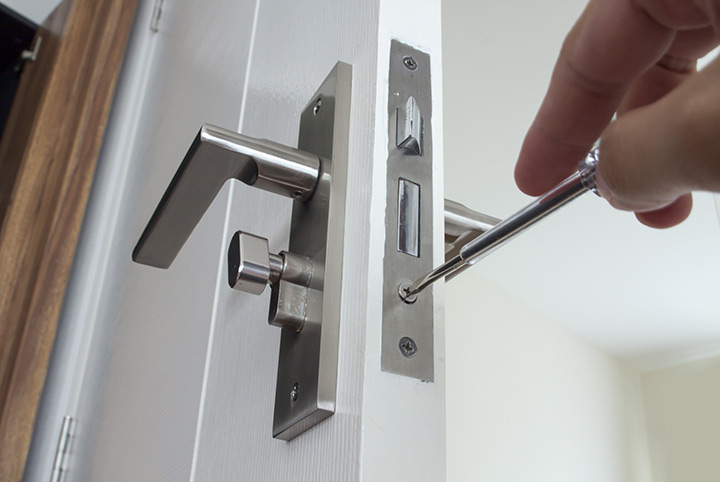 Our local locksmiths are able to repair and install door locks for properties in North Finchley and the local area.